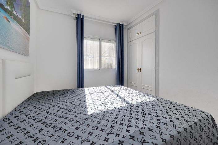 Image No.34-3 Bed House for sale