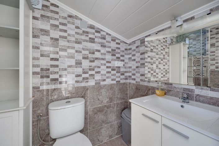 Image No.45-3 Bed House for sale