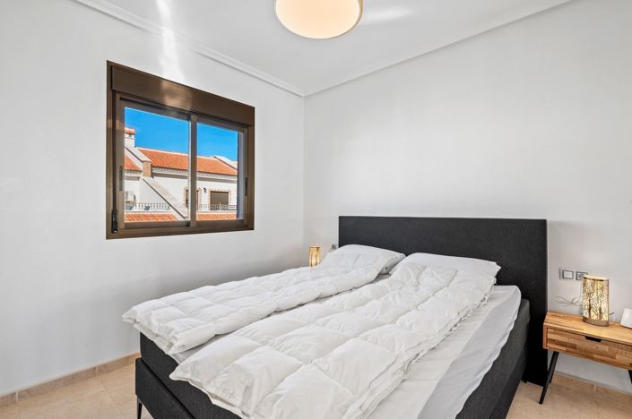 Image No.27-3 Bed Townhouse for sale