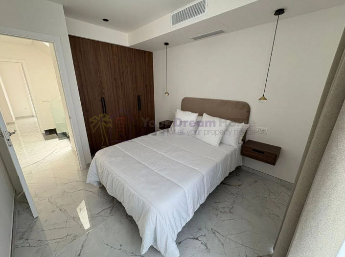 Image No.12-3 Bed House for sale