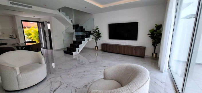 Image No.17-3 Bed House for sale