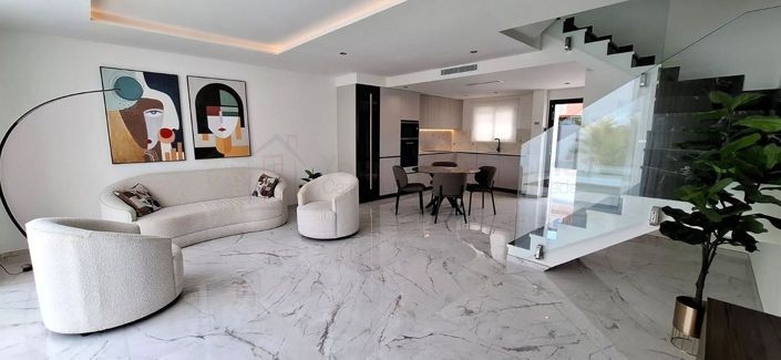 Image No.3-3 Bed House for sale