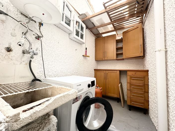 Image No.14-2 Bed Townhouse for sale