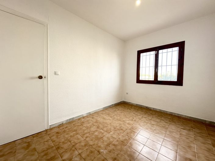 Image No.16-2 Bed Townhouse for sale