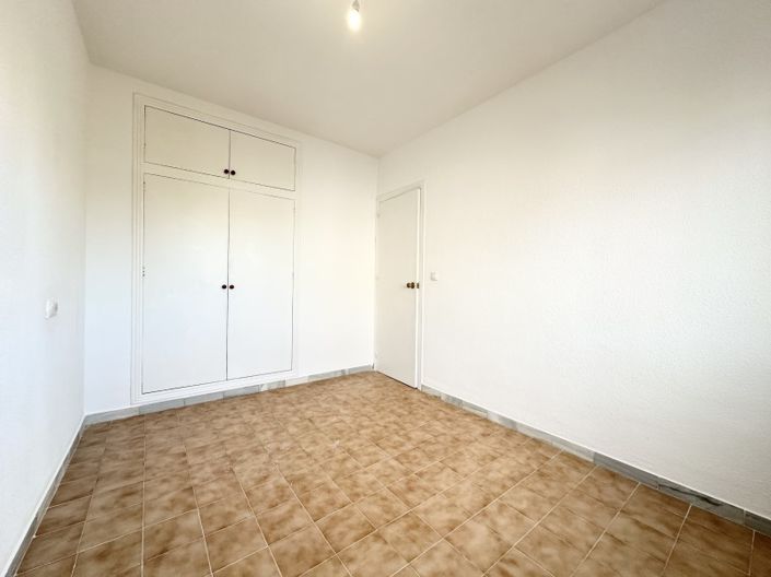 Image No.17-2 Bed Townhouse for sale