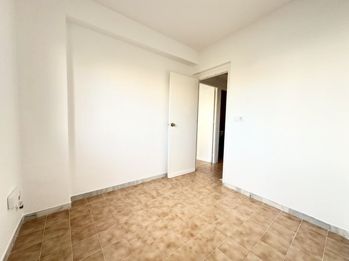 Image No.23-2 Bed Townhouse for sale