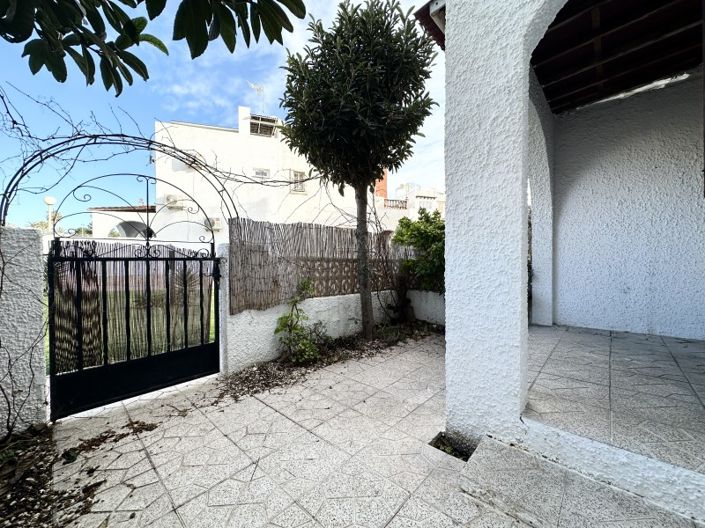 Image No.28-2 Bed Townhouse for sale