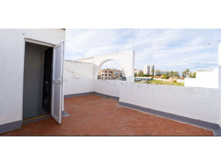 Image No.36-2 Bed Townhouse for sale