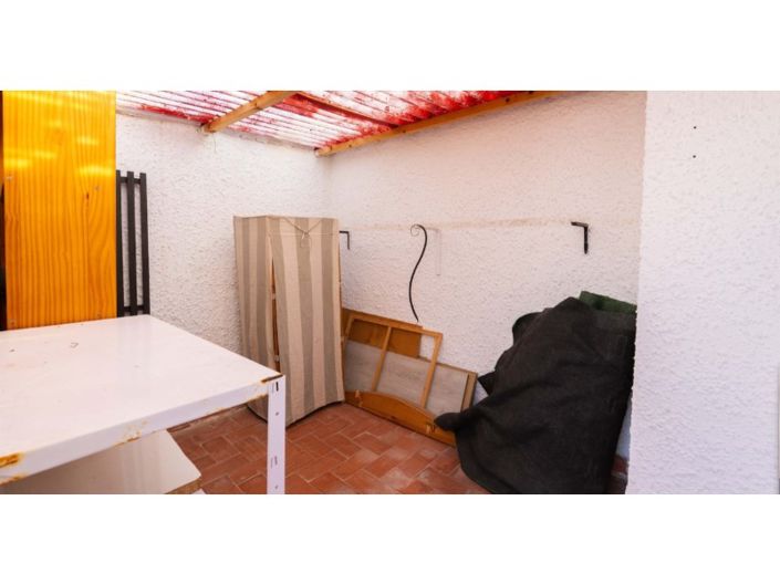 Image No.39-2 Bed Townhouse for sale