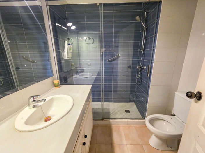Image No.3-5 Bed House for sale