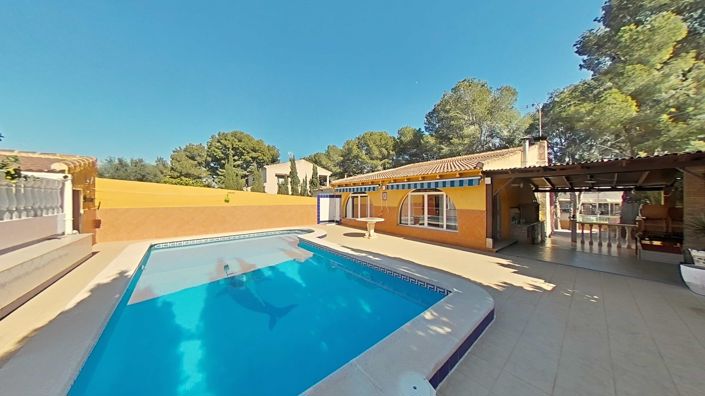 Image No.2-4 Bed Villa for sale