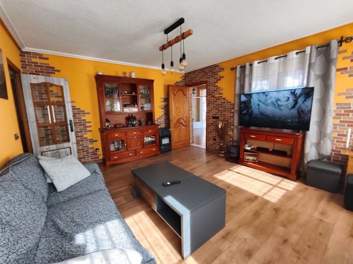 Image No.28-2 Bed Villa for sale