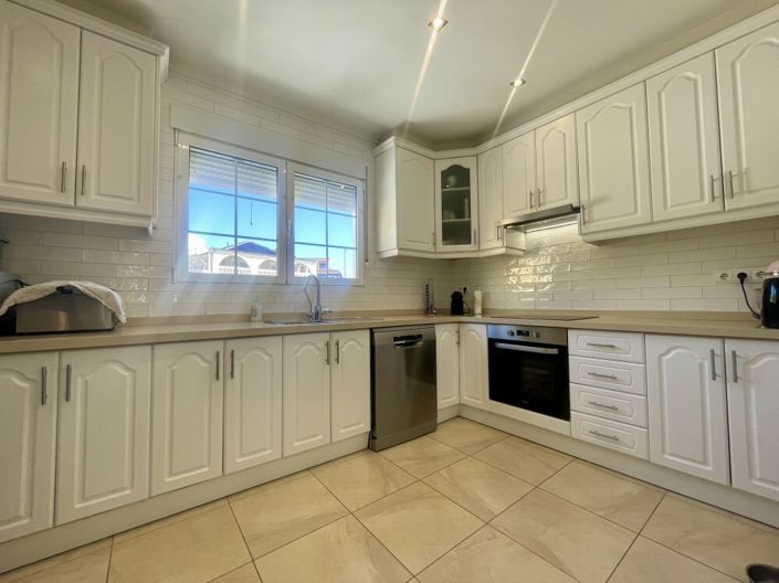 Image No.4-5 Bed Villa for sale