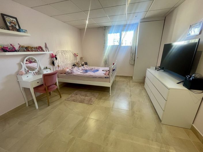 Image No.8-5 Bed Villa for sale