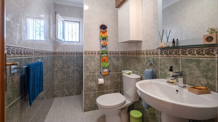 Image No.19-6 Bed Villa for sale