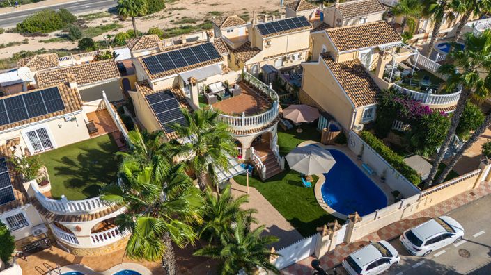 Image No.2-6 Bed Villa for sale