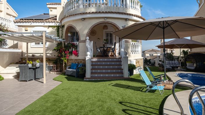 Image No.3-6 Bed Villa for sale