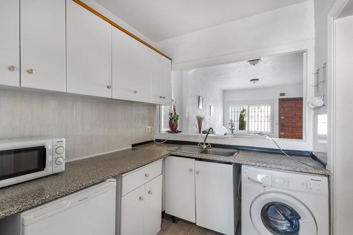 Image No.10-2 Bed Townhouse for sale