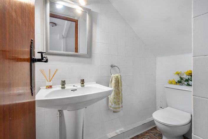 Image No.20-2 Bed Townhouse for sale