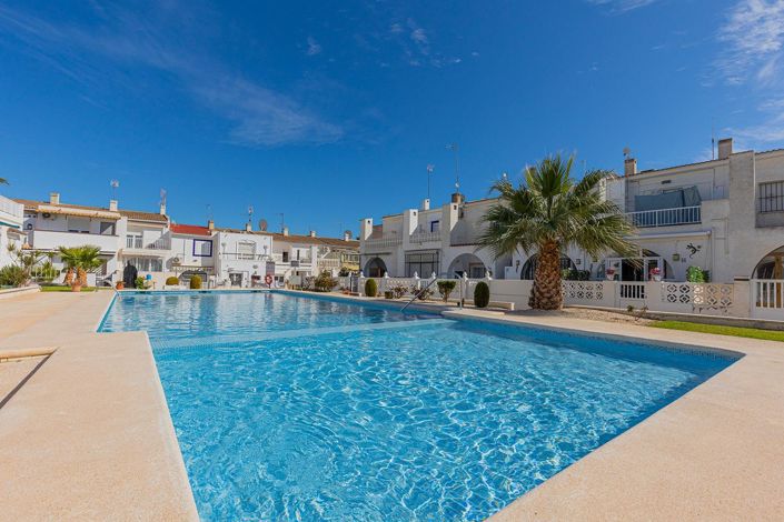 Image No.35-2 Bed Townhouse for sale