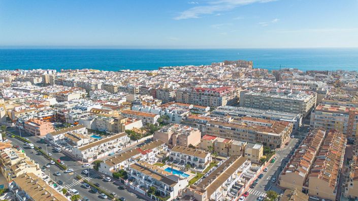 Image No.37-2 Bed Townhouse for sale