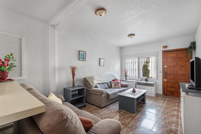 Image No.8-2 Bed Townhouse for sale