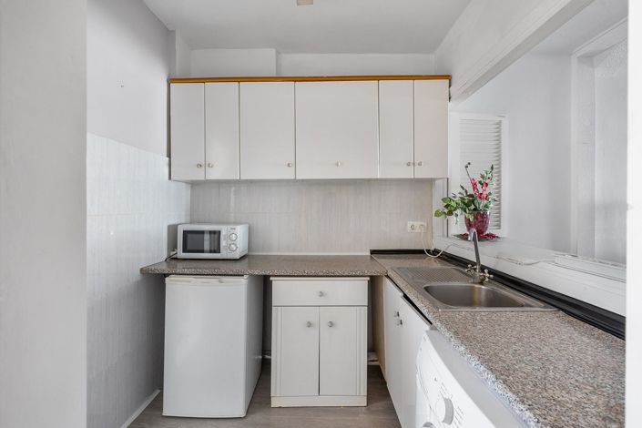 Image No.9-2 Bed Townhouse for sale