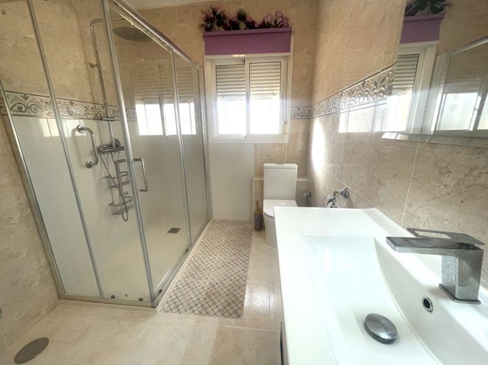 Image No.5-2 Bed Bungalow for sale