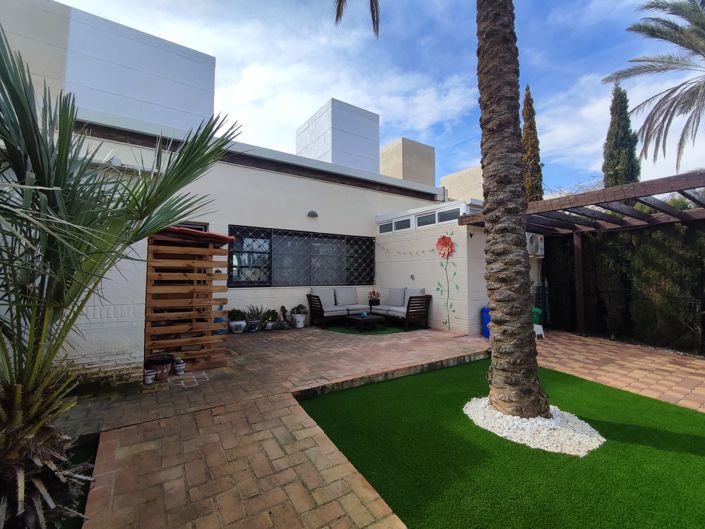 Image No.4-2 Bed Villa for sale