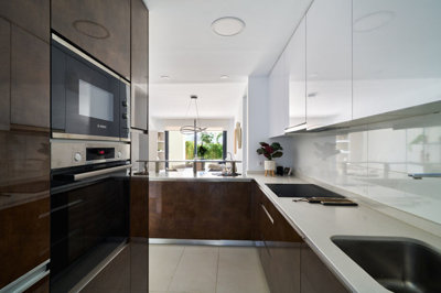 10-bb915d1cb19341576dcdc994b81ab9c5