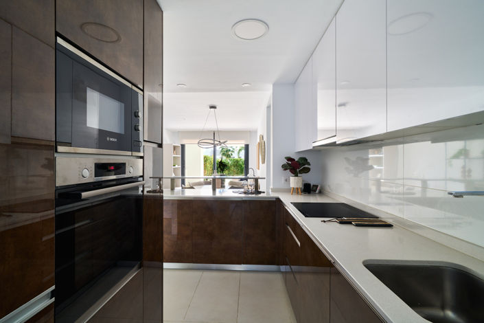 Image No.10-2 Bed Property for sale