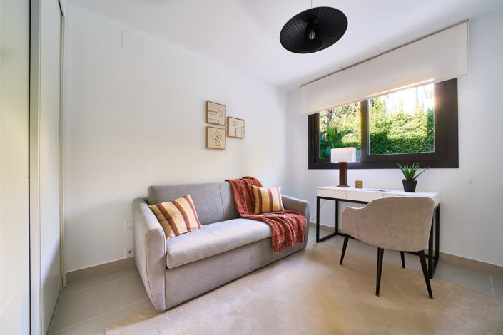 Image No.14-2 Bed Property for sale