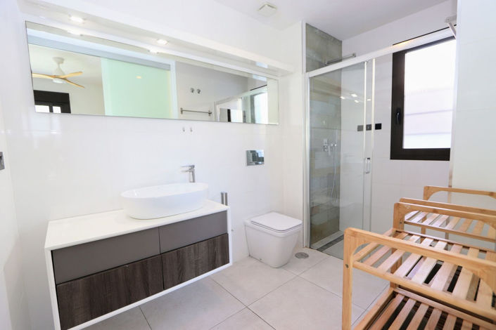 Image No.15-3 Bed House for sale