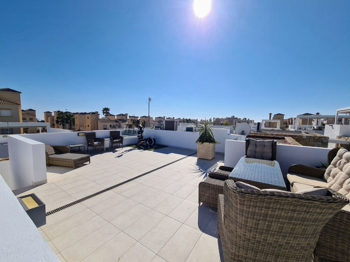 Image No.32-3 Bed House for sale