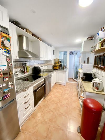 Image No.10-5 Bed Apartment for sale