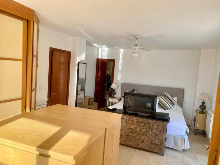 Image No.22-5 Bed Apartment for sale