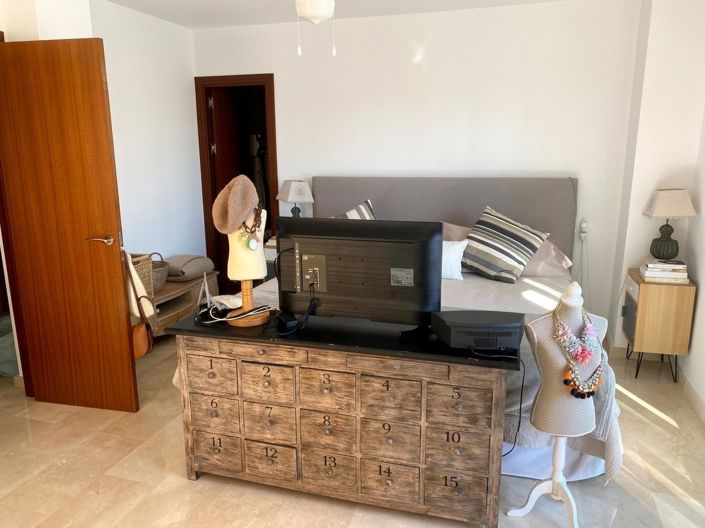 Image No.25-5 Bed Apartment for sale