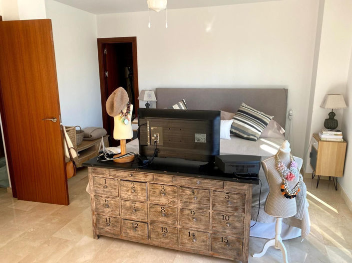 Image No.25-5 Bed Apartment for sale