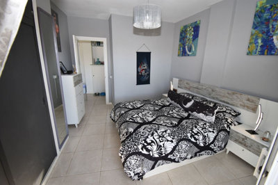 12-53013098fcab6c38b1379cd33298e050