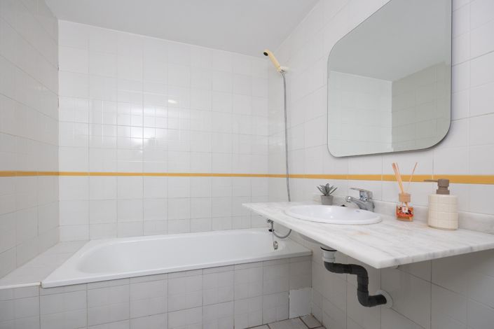 Image No.21-2 Bed Apartment for sale