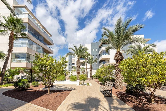 Image No.33-3 Bed Apartment for sale