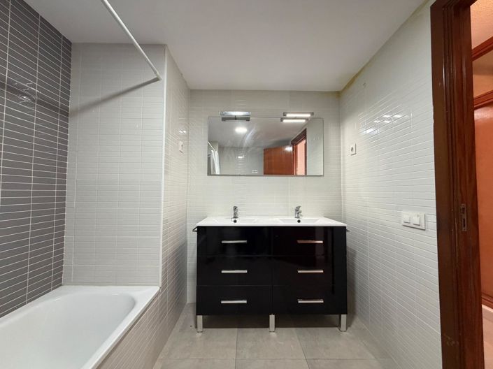 Image No.25-4 Bed Apartment for sale