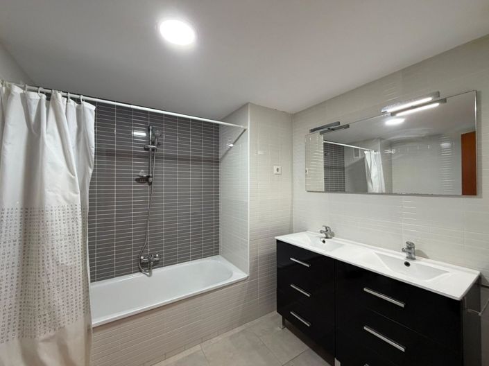 Image No.27-4 Bed Apartment for sale