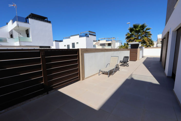 Image No.13-3 Bed House for sale