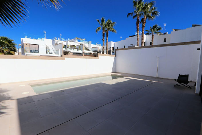 Image No.15-3 Bed House for sale