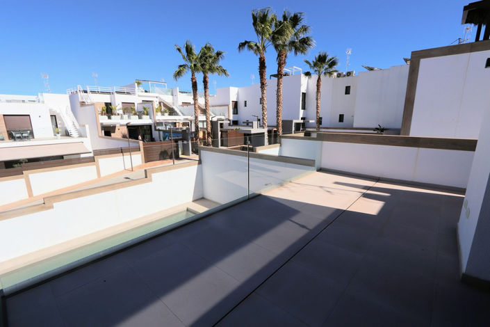 Image No.16-3 Bed House for sale