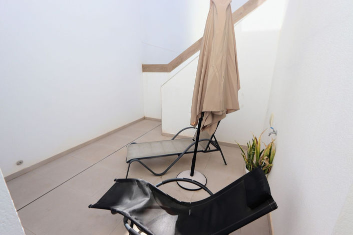 Image No.17-3 Bed House for sale