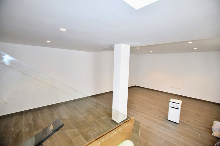 Image No.9-3 Bed House for sale