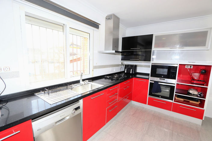 Image No.14-3 Bed House for sale