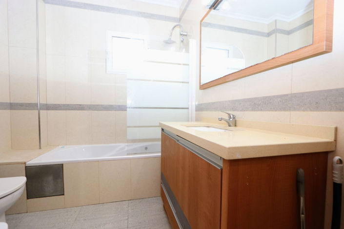 Image No.22-3 Bed House for sale